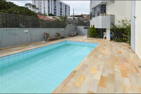 Apartamento à venda com 108m², 3 quartos e 2 vagas Apartamento à venda com 108m², 3 quartos e 2 vagasÁrea comum - Piscina