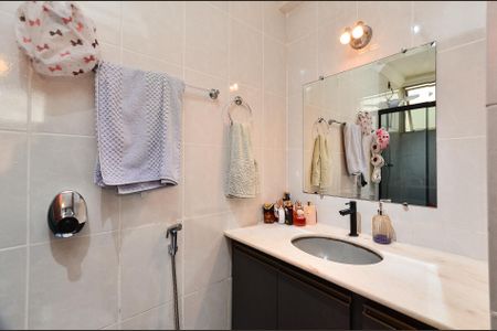 Apartamento à venda com 108m², 3 quartos e 2 vagas Apartamento à venda com 108m², 3 quartos e 2 vagasBanheiro Suíte