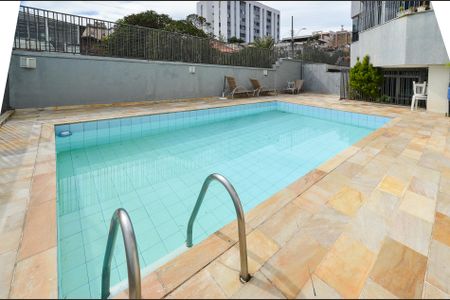 Apartamento à venda com 108m², 3 quartos e 2 vagas Apartamento à venda com 108m², 3 quartos e 2 vagasÁrea comum - Piscina