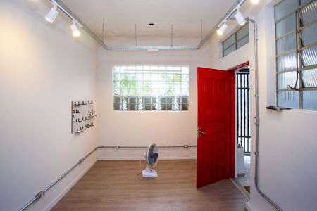 Casa à venda com 300m², 3 quartos e 2 vagasEscritório