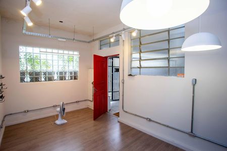 Casa à venda com 300m², 3 quartos e 2 vagasEscritório