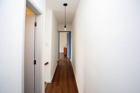 Casa à venda com 300m², 3 quartos e 2 vagasCorredor