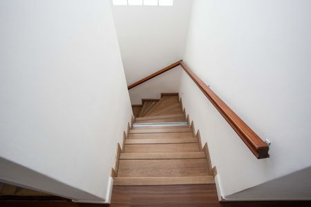 Casa à venda com 300m², 3 quartos e 2 vagasEscada