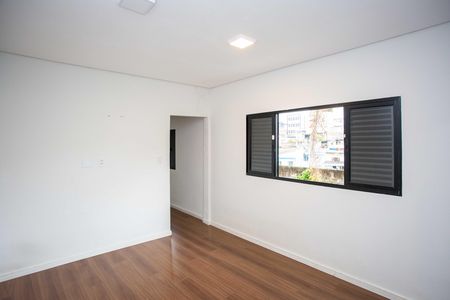 Casa à venda com 300m², 3 quartos e 2 vagasSuíte