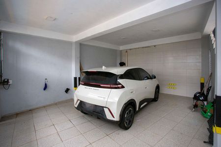 Casa à venda com 300m², 3 quartos e 2 vagasGaragem