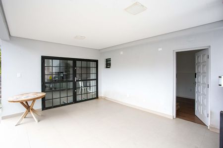 Casa à venda com 300m², 3 quartos e 2 vagasVaranda