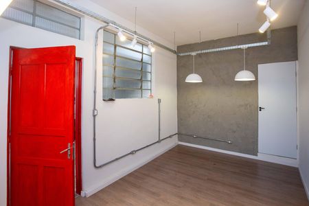 Casa à venda com 300m², 3 quartos e 2 vagasEscritório