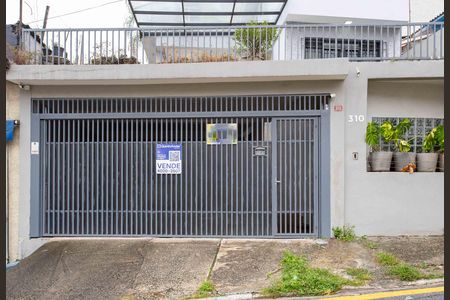 Casa à venda com 300m², 3 quartos e 2 vagasFachada