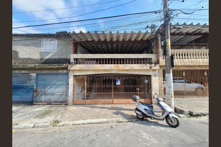 Casa para alugar com 50m², 2 quartos e 1 vaga Casa para alugar com 50m², 2 quartos e 1 vagaFachada