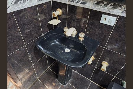 Casa para alugar com 50m², 2 quartos e 1 vaga Casa para alugar com 50m², 2 quartos e 1 vagaBanheiro