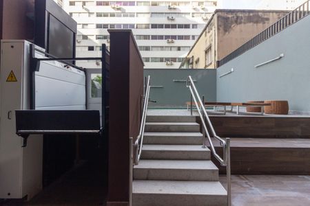 Studio à venda com 25m², 1 quarto e sem vaga Studio à venda com 25m², 1 quarto e sem vagaÁrea comum - Piscina