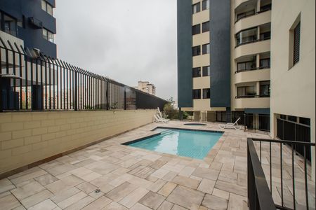 Apartamento à venda com 112m², 2 quartos e 2 vagas Apartamento à venda com 112m², 2 quartos e 2 vagasÁrea comum - Piscina
