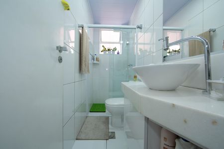 Apartamento à venda com 120m², 4 quartos e 2 vagas Apartamento à venda com 120m², 4 quartos e 2 vagasBanheiro social 2