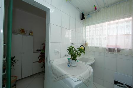 Apartamento à venda com 120m², 4 quartos e 2 vagas Apartamento à venda com 120m², 4 quartos e 2 vagasÁrea de serviço