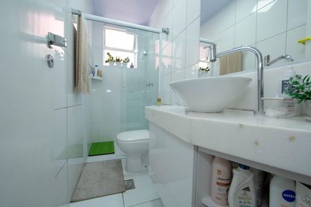 Apartamento à venda com 120m², 4 quartos e 2 vagas Apartamento à venda com 120m², 4 quartos e 2 vagasBanheiro social 2