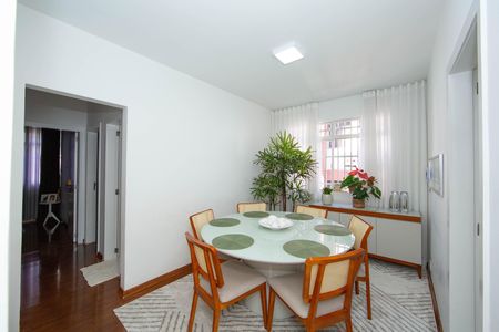 Apartamento à venda com 120m², 4 quartos e 2 vagas Apartamento à venda com 120m², 4 quartos e 2 vagasSala