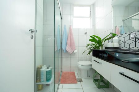Apartamento à venda com 120m², 4 quartos e 2 vagas Apartamento à venda com 120m², 4 quartos e 2 vagasBanheiro social