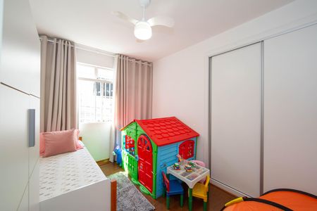 Apartamento à venda com 120m², 4 quartos e 2 vagas Apartamento à venda com 120m², 4 quartos e 2 vagasQuarto