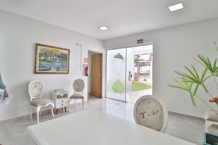 Sala de casa para alugar com 8 quartos, 150m² em Jardim Karaíba, Uberlândia
