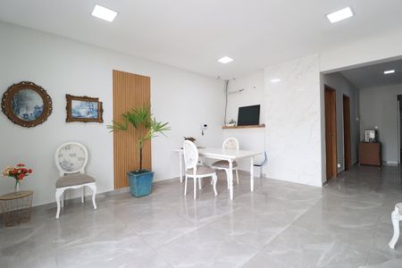Sala de casa para alugar com 8 quartos, 150m² em Jardim Karaíba, Uberlândia