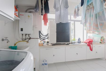 Apartamento à venda com 129m², 2 quartos e 1 vaga Apartamento à venda com 129m², 2 quartos e 1 vagaÁrea de Serviço