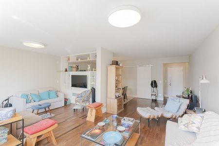 Apartamento à venda com 129m², 2 quartos e 1 vaga Apartamento à venda com 129m², 2 quartos e 1 vagaSala