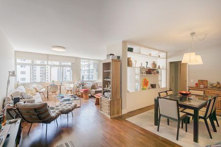 Apartamento à venda com 129m², 2 quartos e 1 vaga Apartamento à venda com 129m², 2 quartos e 1 vagaSala de Jantar