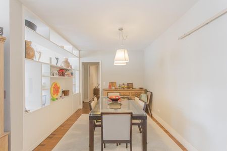 Apartamento à venda com 129m², 2 quartos e 1 vaga Apartamento à venda com 129m², 2 quartos e 1 vagaSala de Jantar