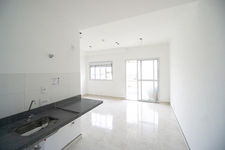 Sala quarto e cozinha de kitnet/studio à venda com 1 quarto, 31m² em Penha de França, São Paulo