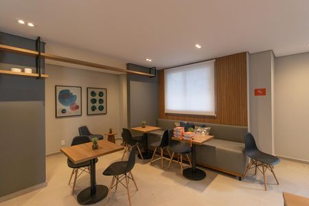 Apartamento à venda com 43m², 2 quartos e sem vagaÁrea comum - Salão de festas