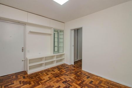 Sala de apartamento para alugar com 1 quarto, 47m² em Passo D’areia, Porto Alegre