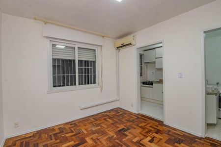 Sala de apartamento para alugar com 1 quarto, 47m² em Passo D’areia, Porto Alegre