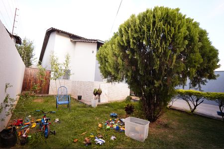 Casa à venda com 300m², 4 quartos e 4 vagas