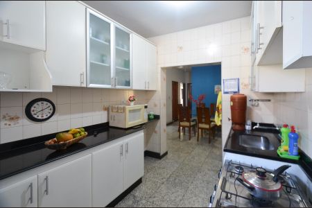 Casa para alugar com 300m², 3 quartos e 4 vagas Casa para alugar com 300m², 3 quartos e 4 vagasCozinha