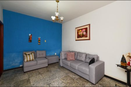 Sala de Estar  de casa à venda com 3 quartos, 300m² em Santa Cruz, Belo Horizonte