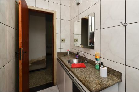 Casa para alugar com 300m², 3 quartos e 4 vagas Casa para alugar com 300m², 3 quartos e 4 vagasBanheiro Social