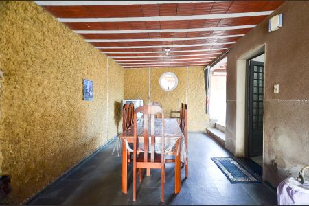 Casa para alugar com 300m², 3 quartos e 4 vagas Casa para alugar com 300m², 3 quartos e 4 vagasVaranda