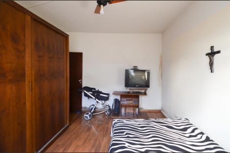 Casa para alugar com 300m², 3 quartos e 4 vagas Casa para alugar com 300m², 3 quartos e 4 vagasQuarto 2