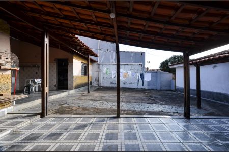 Casa para alugar com 300m², 3 quartos e 4 vagas Casa para alugar com 300m², 3 quartos e 4 vagasÁrea externa - Garagem