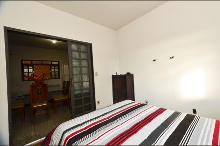 Casa para alugar com 300m², 3 quartos e 4 vagas Casa para alugar com 300m², 3 quartos e 4 vagasQuarto 1