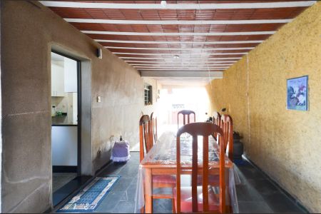 Casa para alugar com 300m², 3 quartos e 4 vagas Casa para alugar com 300m², 3 quartos e 4 vagasVaranda