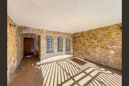 Casa à venda com 158m², 4 quartos e 2 vagas Casa à venda com 158m², 4 quartos e 2 vagasGaragem