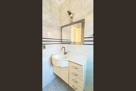 Casa à venda com 158m², 4 quartos e 2 vagas Casa à venda com 158m², 4 quartos e 2 vagasBanheiro Social