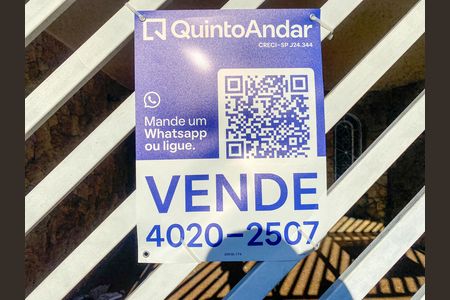 Casa à venda com 158m², 4 quartos e 2 vagas Casa à venda com 158m², 4 quartos e 2 vagasFachada