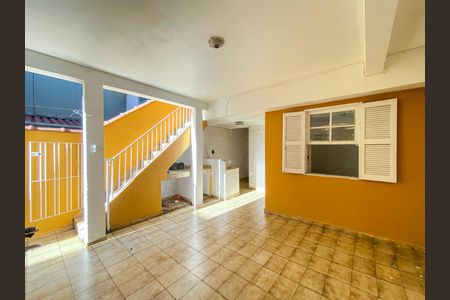 Casa à venda com 158m², 4 quartos e 2 vagas Casa à venda com 158m², 4 quartos e 2 vagasQuintal
