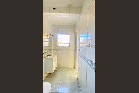 Casa à venda com 158m², 4 quartos e 2 vagas Casa à venda com 158m², 4 quartos e 2 vagasBanheiro da Suíte