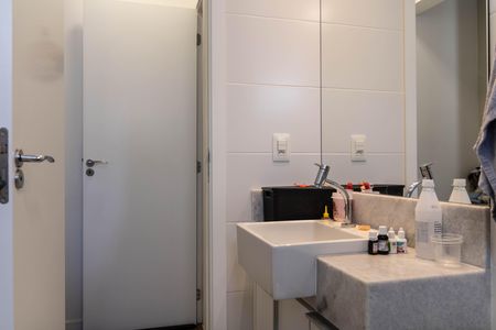 Apartamento à venda com 66m², 2 quartos e 2 vagas Apartamento à venda com 66m², 2 quartos e 2 vagasBanheiro da Suíte 2