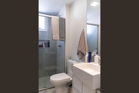 Apartamento à venda com 66m², 2 quartos e 2 vagas Apartamento à venda com 66m², 2 quartos e 2 vagasBanheiro da Suíte 1