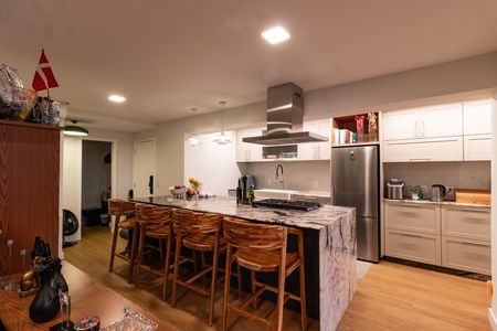 Sala de apartamento à venda com 2 quartos, 169m² em Vila Romana, São Paulo