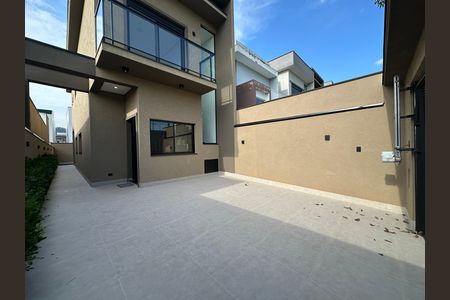 Casa de condomínio à venda com 145m², 3 quartos e 2 vagas Casa de condomínio à venda com 145m², 3 quartos e 2 vagasGaragem